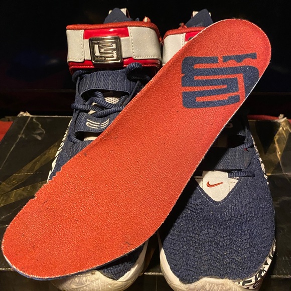 Lebron 17 graffiti navy - Picture 6 of 7